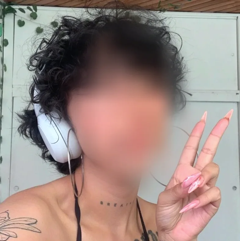 Hanna, 26
