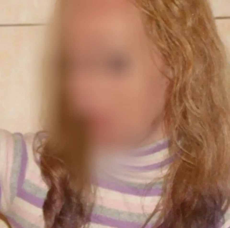 Stefanie, 24